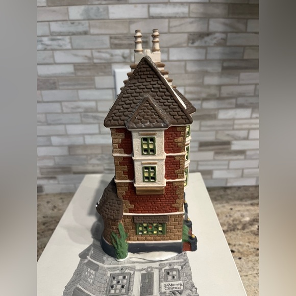 Heritage Village Collection Dickens Village Series - Picture 2 of 4